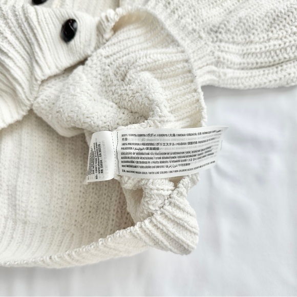 The Hooded Crochet Knit Cardigan 🤍 by Abercrombie & Fitch; Size Medium - Picture 4 of 8